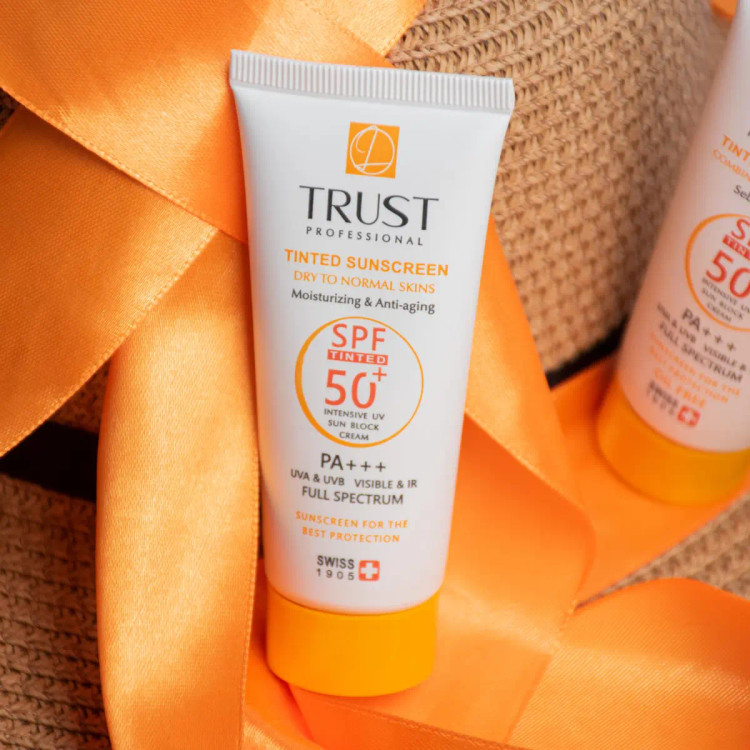 کرم ضد آفتاب رنگی وضد پیری تراست پروفشنال با spf50،مناسب پوست خشک تا نرمال ،شماره ۲بژ طبیعی ،حجم۴۰میل