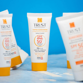 کرم ضد آفتاب رنگی وکنترل چربی تراست پروفشنال مناسب پوست چرب تا مختلط با spf30،شماره۳بژ تیره،حجم۴۰میل۲۰۲۴
